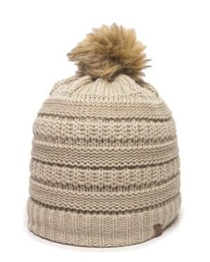 IVORY Outdoor cap OC805 cable knit faux fur pom
