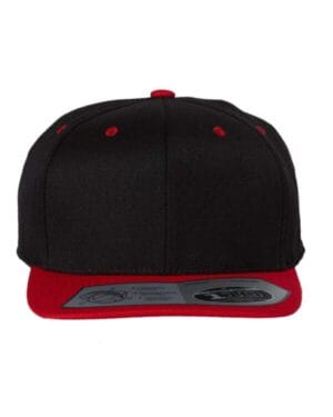 BLACK/ RED Flexfit 110F 110 flat bill snapback cap