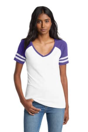 WHITE/ HEATHERED PURPLE DM476 district women's game v-neck tee