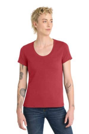 HEATHERED RED HEATHERED RED DT7501 district women's flex scoop neck tee