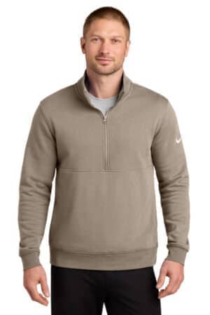 KHAKI NKDX6718 nike club fleece sleeve swoosh 1/2-zip