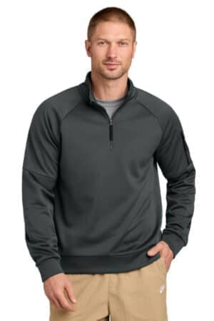 ANTHRACITE ANTHRACITE NKIO8125 nike therma-fit pocket 1/4-zip