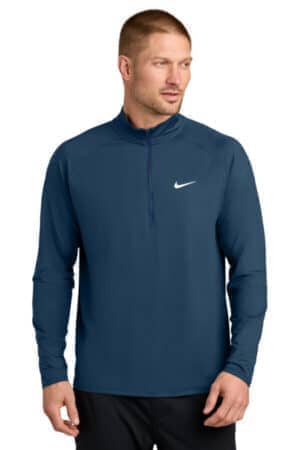 NAVY NAVY NKIO8137 nike dri-fit stride 1/2-zip