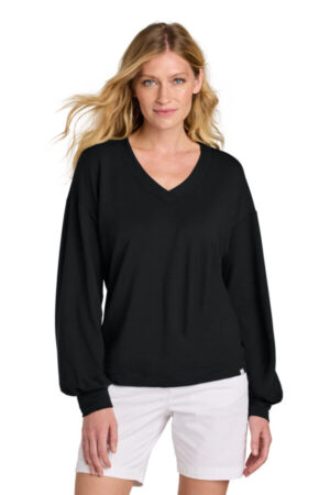 BLACK TM1LD009 travismathew women's long weekend v-neck